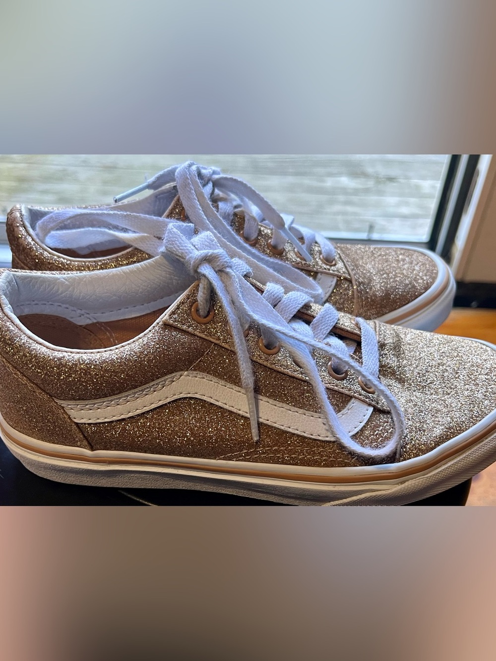 Vans Kids Glitter Low-Top Sneakers in Gold and White
